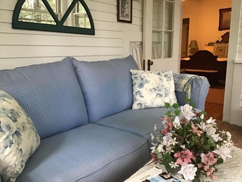 Brookview Manor Bed & Breakfast 3*