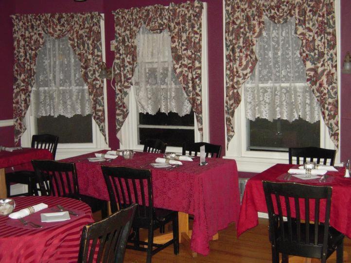 Brookview Manor Bed & Breakfast 3*