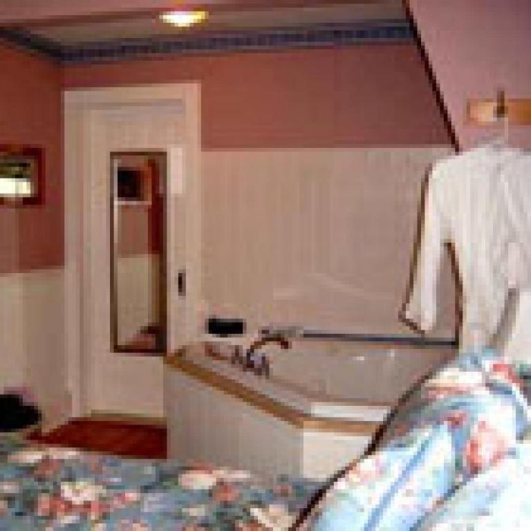 Brookview Manor 3*