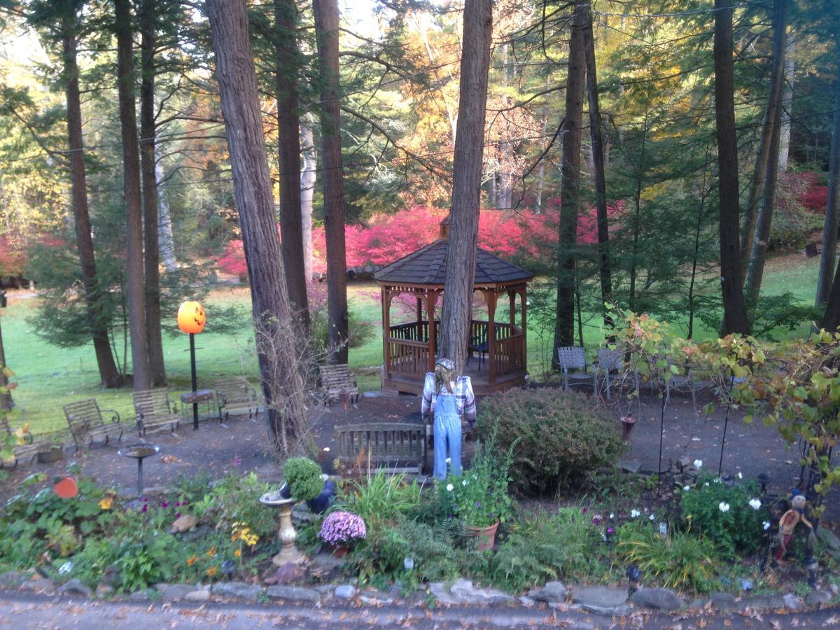 Brookview Manor Canadensis