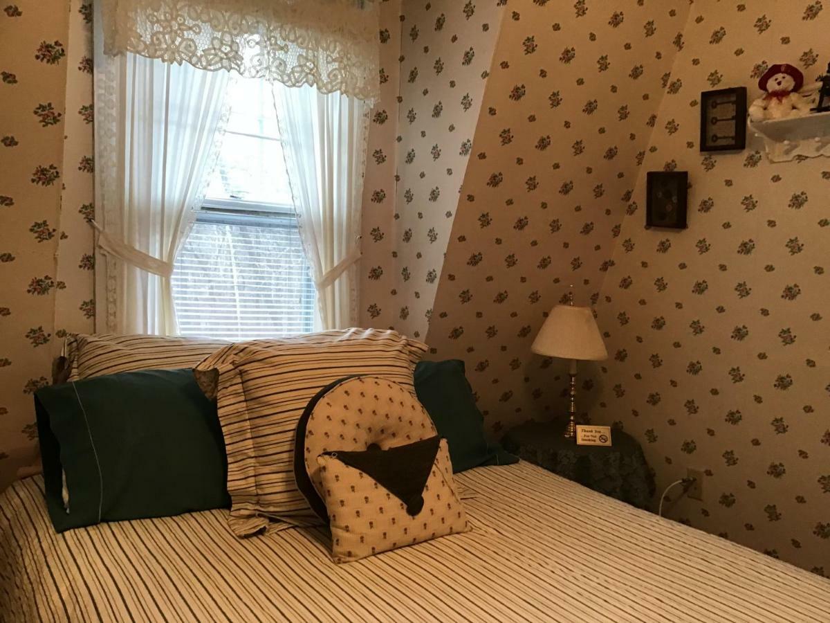 Bed & Breakfast Brookview Manor 3*