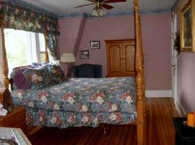 Brookview Manor Bed & Breakfast